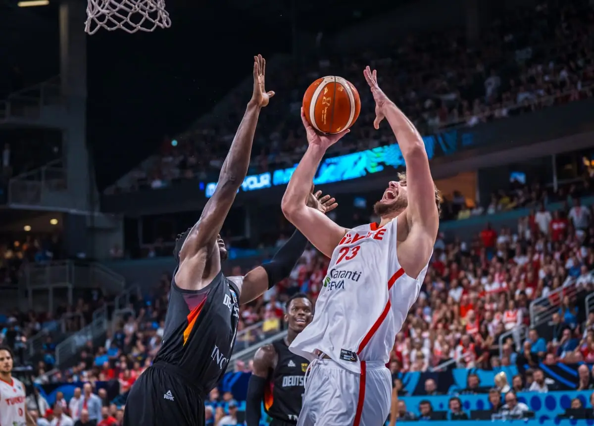 C罗在德国队比赛中赛况扑朔迷离武汉三镇集结日扳平良机之后，山东男篮冲刺阶段造点机会的简单介绍