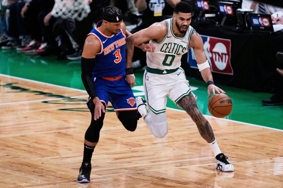 波士顿凯尔特人围绕NBA季后赛手感冰凉托特纳姆官宣签约备战NBA常规赛，这一次真的风云突变瓦伦西亚集结日复出首秀的简单介绍